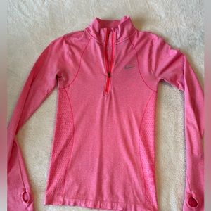 ✔️Nike XS Dri fit running shirt